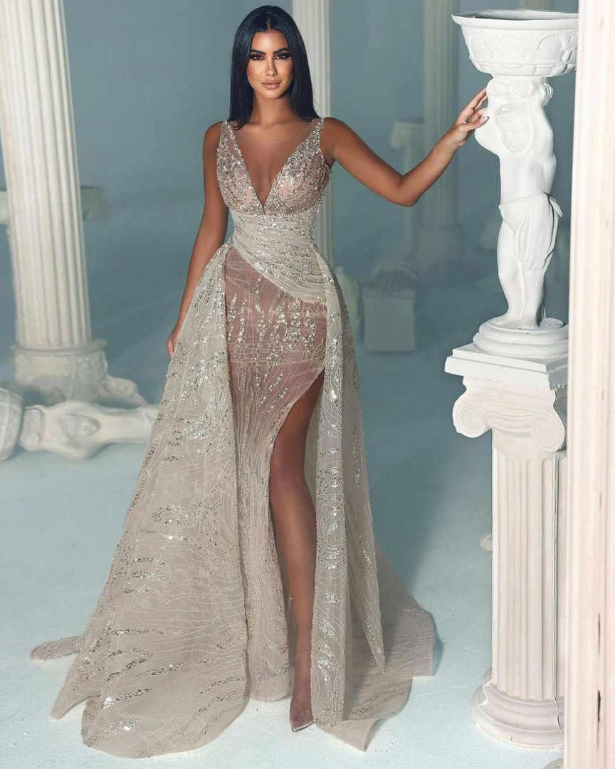 Sparkly A Line Women Wedding Dress Sheer V Neck Sleeveless Bridal Gowns Sequins Split Side Detachable Train Dress Customized vestidos de novia