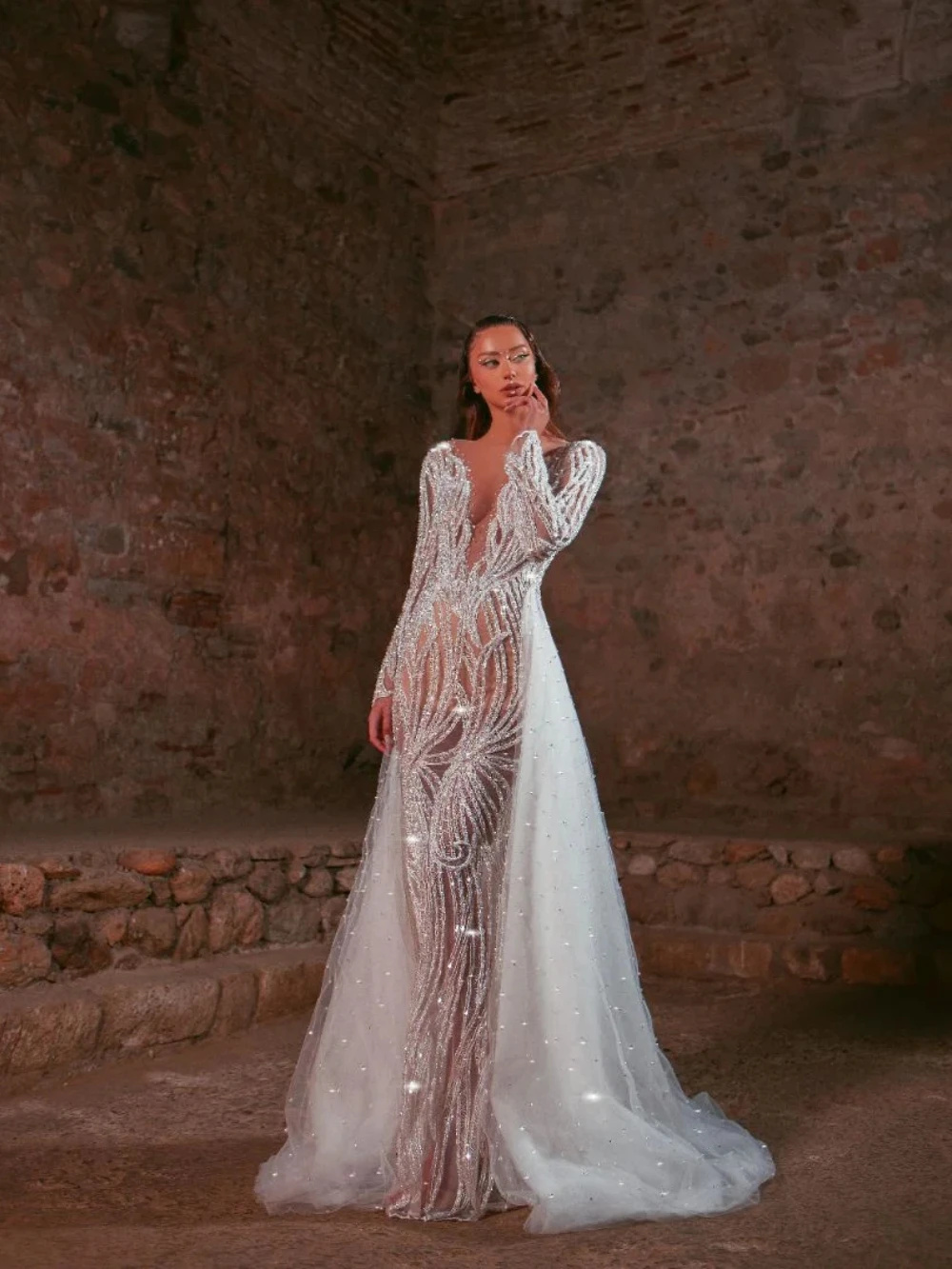 Fashion Sequined Lace Wedding Dress Sparkly Pearls Long Sleeve Bridal Gown Floor Length Bride Dresses Customized