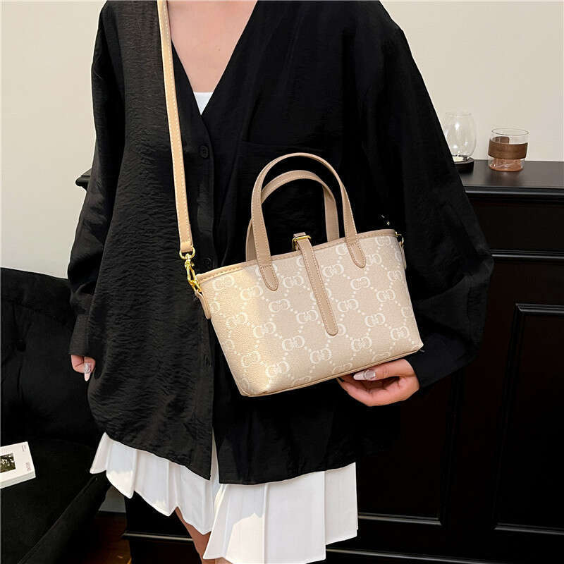 New Fashionable 2025 Elegant Large Capacity Women's Handbag Printed Commuter Shoulder Tote Bag