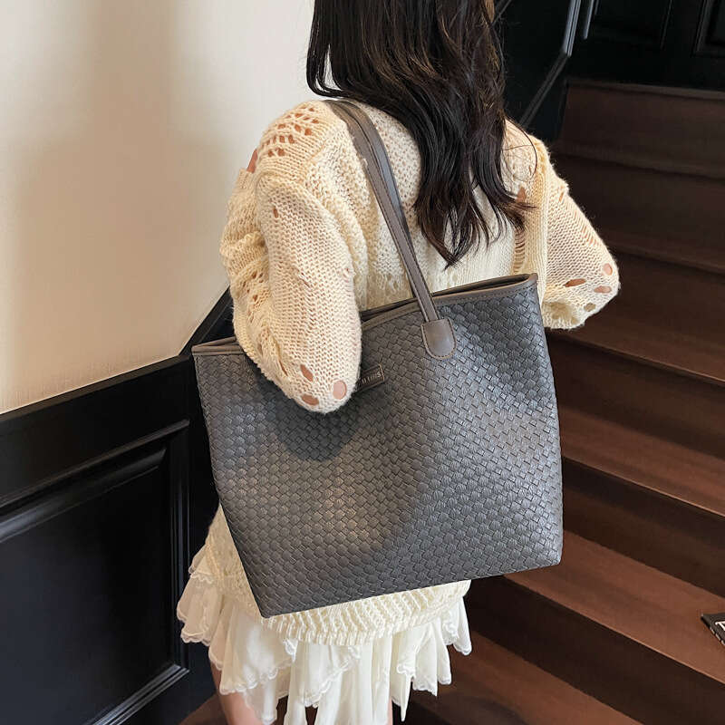 Handbag for Women 2025 Autumn New Versatile Large Capacity Tote Casual Underarm Commuter Shoulder Bag