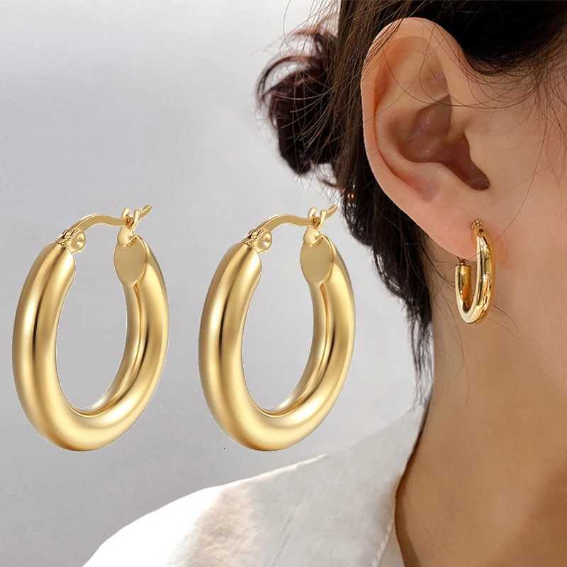Classic Fashion Smooth Round Hoop Earrings For Women Stainless Steel 5mm Thick Ear Buckle Huggie Earrings Circle Vintage Jewelry XJ250814