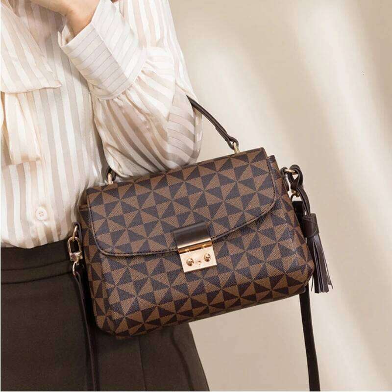 Hot Selling New Fashion Women's Trend Brand Printed Lock Shoulder High Quality Versatile Crossbody Bag Designer Handbag