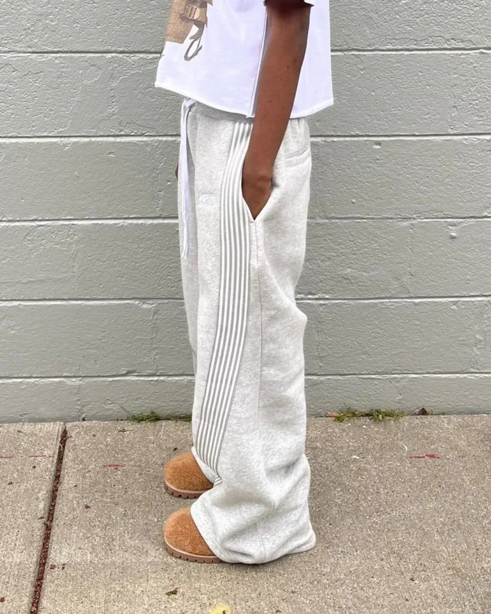 Y2k Street Harajuku Trendy Oversized Trousers Loose Casual Wide Leg Pants Women American Retro Striped Knitted Pants Men 250813