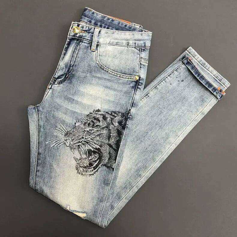 Retro Street Punk Fashionable Color Changing Tiger Head Hot Stamping Jeans Y2k Gothic Ripped Men Straight Leg Cropped Pants