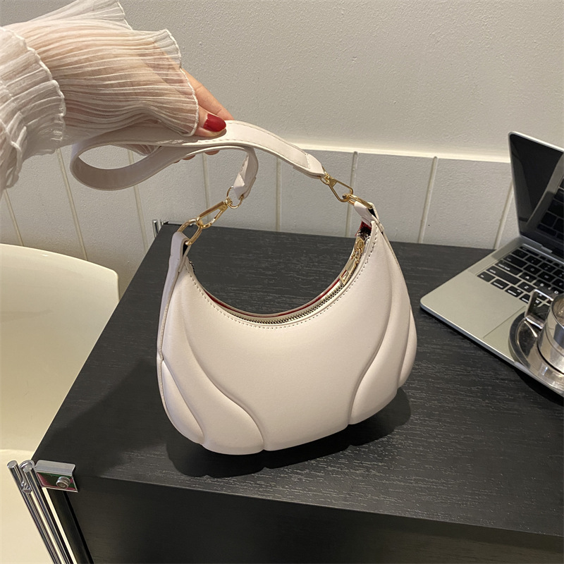 Luxury Brand Designer Bag Textured Embossed French Style Underarm Bag For Women 2024 New Fashion Trendy Shoulder Bag Fashion Versatile Commuter Crossb