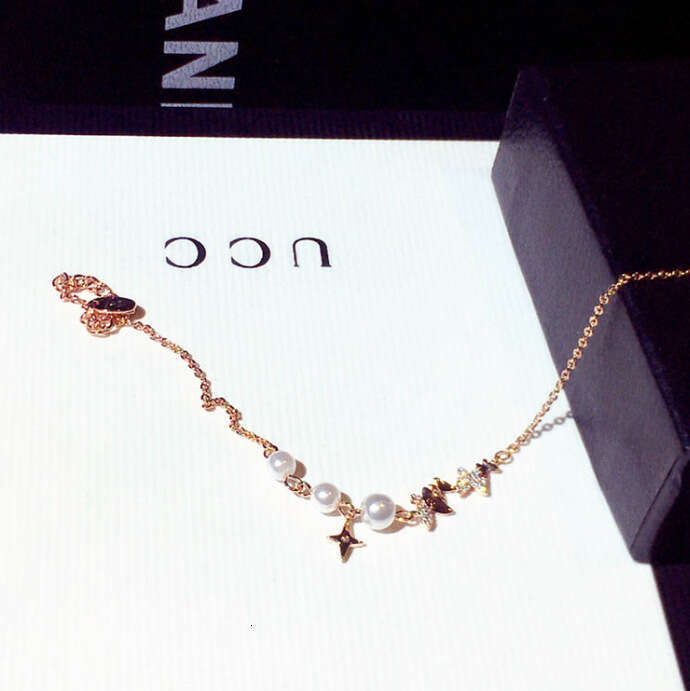 New Fashion Korean and Japanese Style Super Shiny Zircon Butterfly Pearl Star Pendant Bracelet Jewelry for Women S00321
