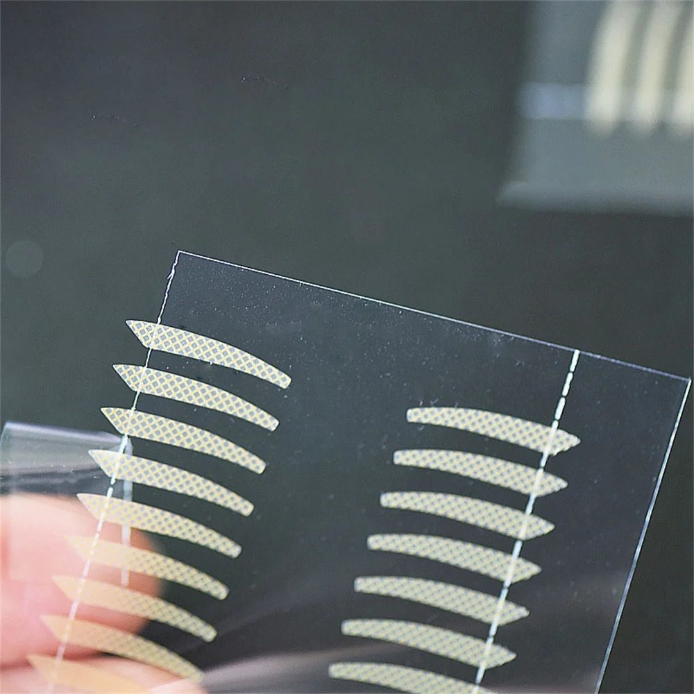 150Pairs/300PC Eyelid Tape Sticker Invisible Double Fold Eyelid Lace Paste Clear Beige Stripe Self-adhesive Eye Tape Makeup Tool 250811