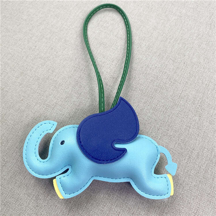 Bag Charms New Designer charm Angel Dumbo Bag Pendant Cute Personalized Keychain Car Rearview Mirror Decoration