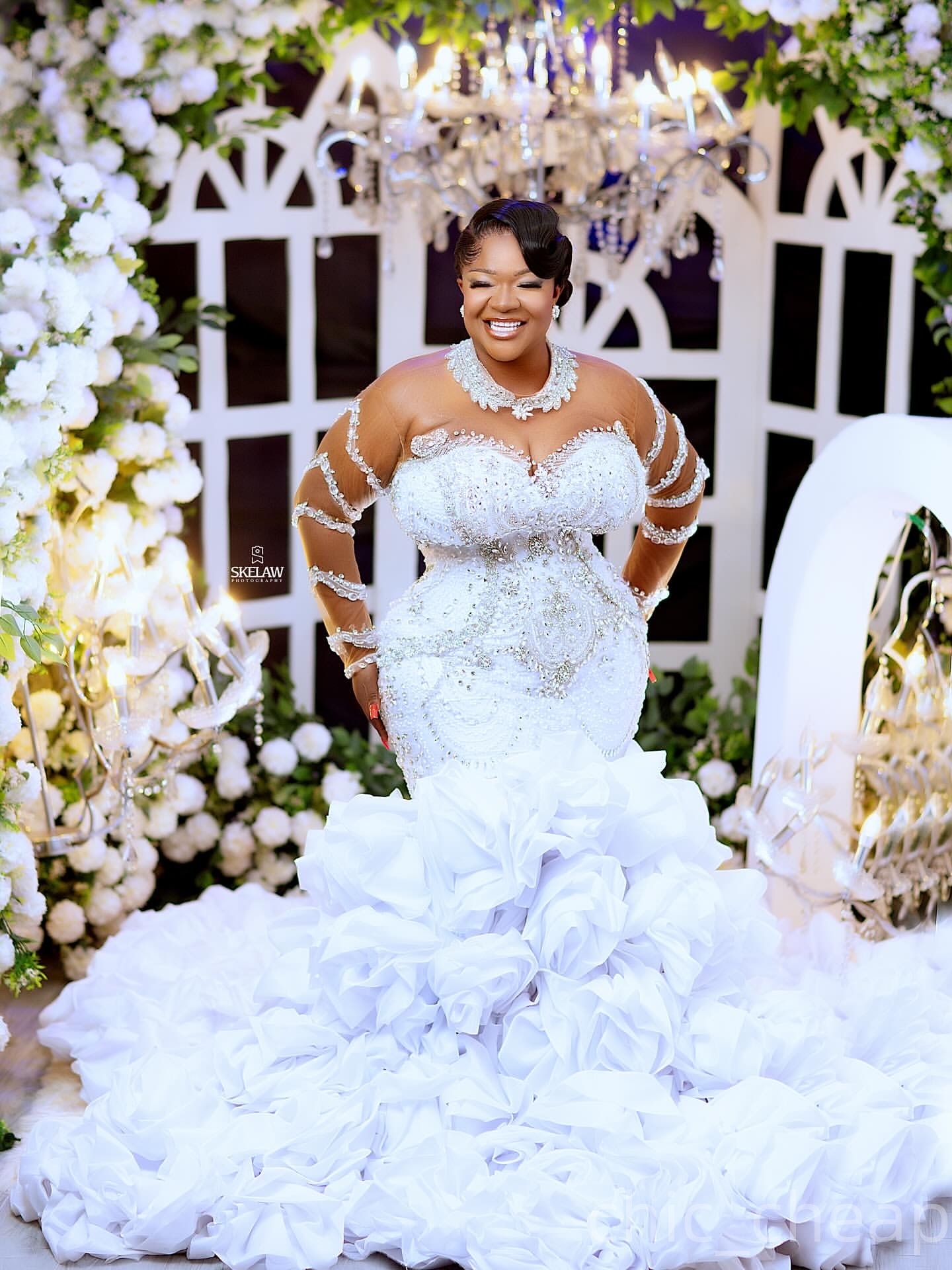 2025 Aso Ebi Plus Size Off White Mermaid Wedding Dress Beaded Crystals Flowers Full Sleeves Vintage Bridal Gowns Dresses ZJ0667