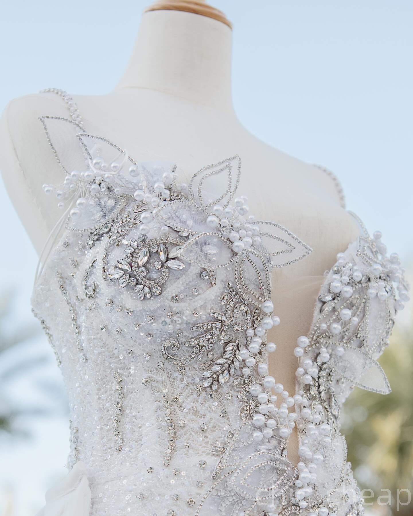 2025 Aso Ebi Plus Size Ivory Mermaid Wedding Dress Crystals Beaded Florals Sequined Lace Detachable Train Bridal Gowns Dresses ZJ0617