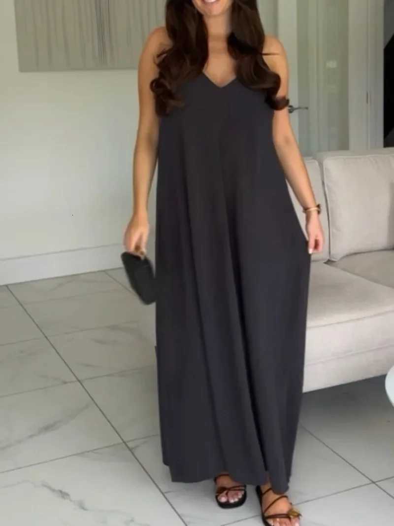 New Holiday Loose Fe Backless Black Dress 2024 Summer Women Fashion Temperament Casual Flowing Midi Suspender Long Dress XJ250814