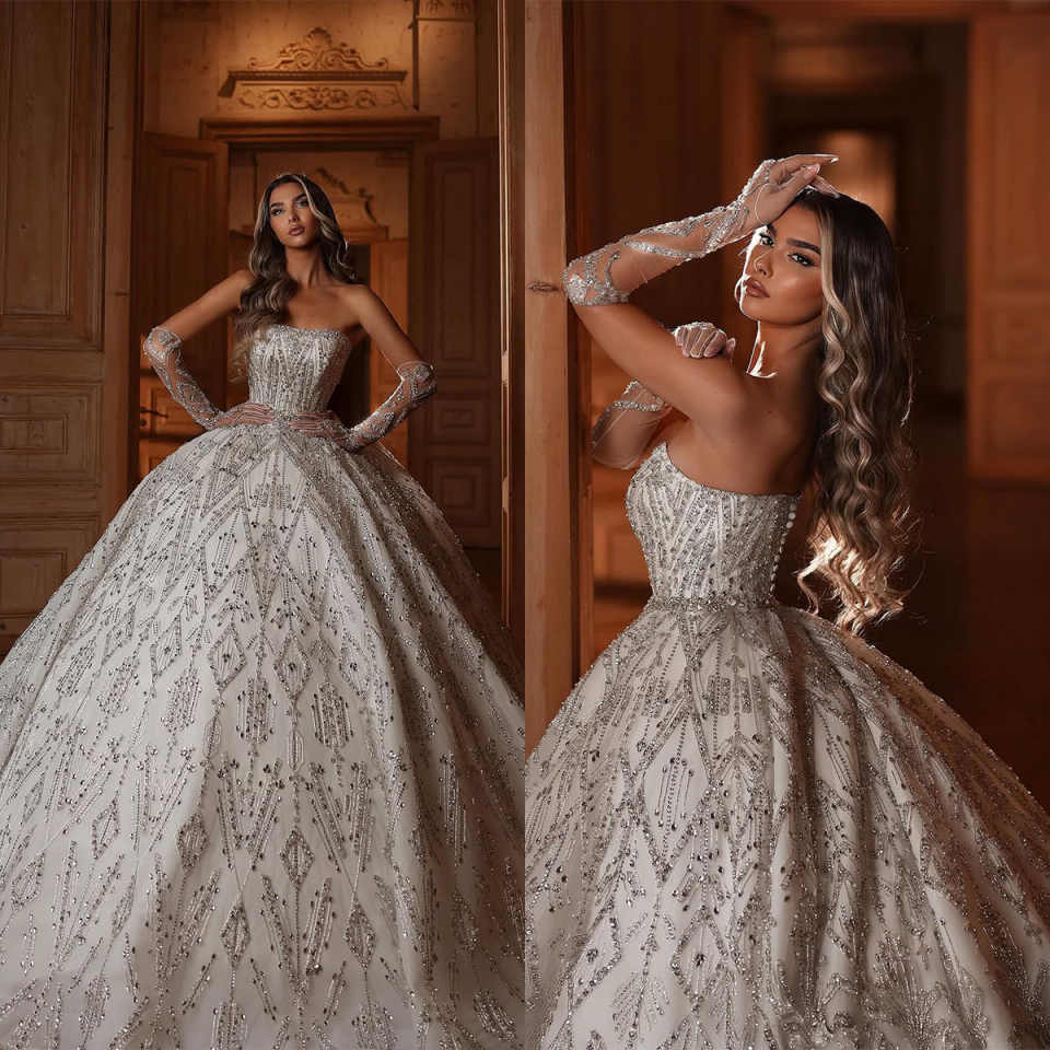 Exquisite Strapless Beading Wedding Dress Ball Gown Elegant Crystal Sleeveless Bridal Dress Customized Buttons vestidos de novia