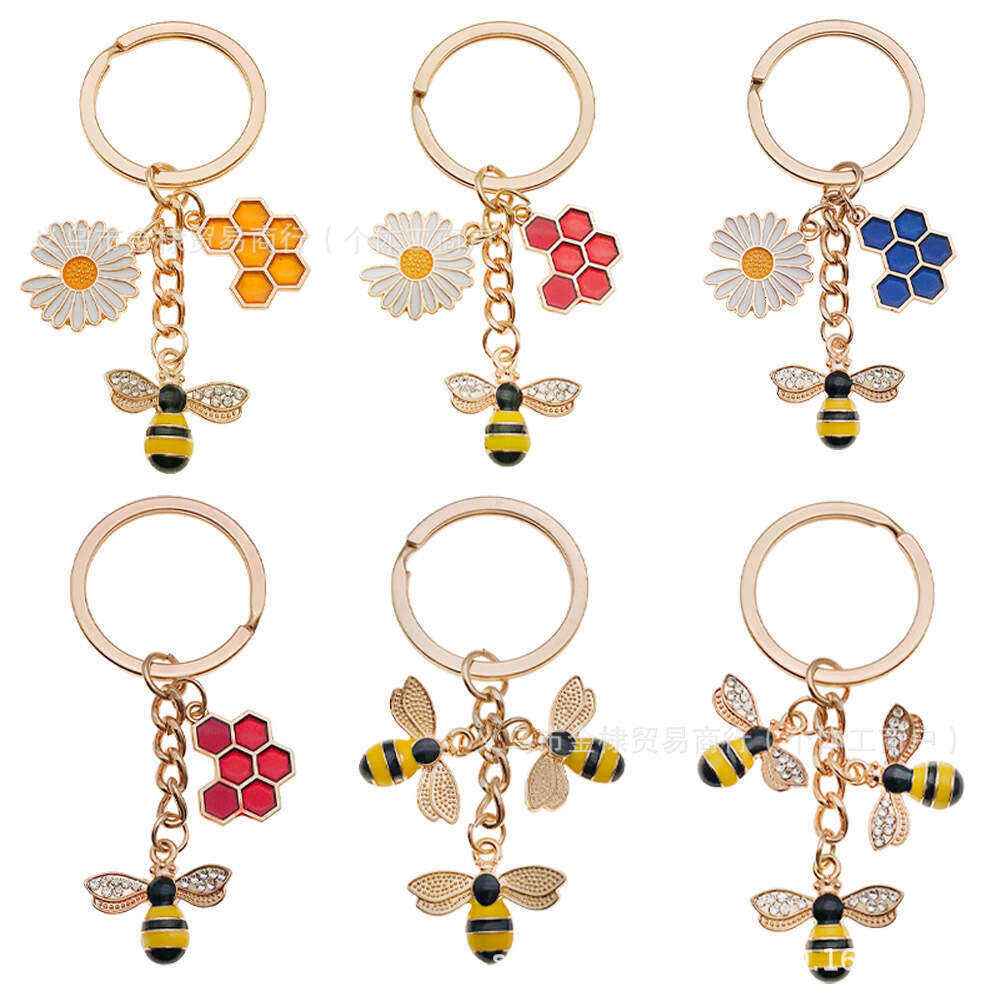 Daisy Little Bee Oil Drop Cute Flower Insect Cartoon Keychain Bag Pendant Car Accessories