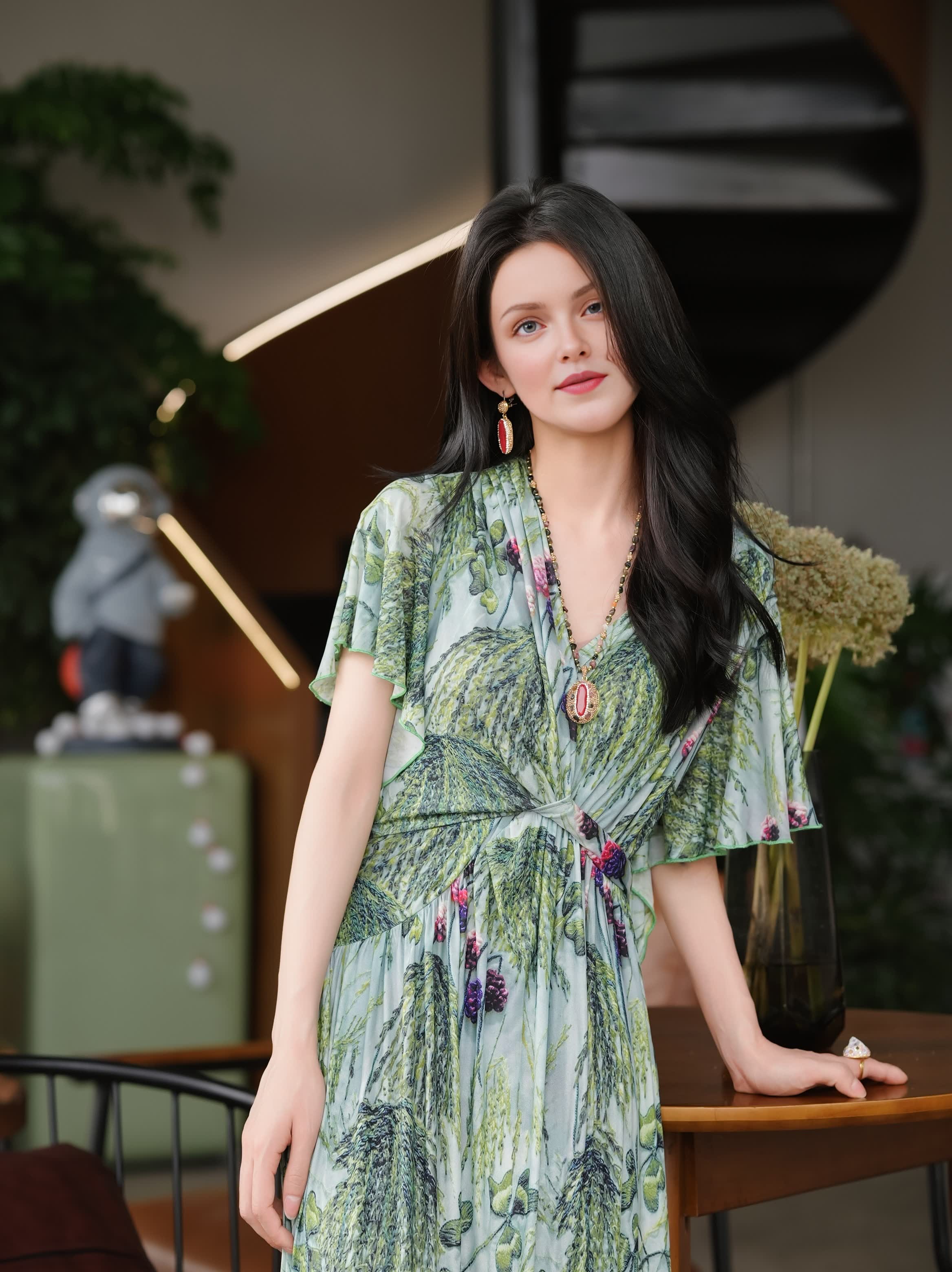 Summer original designer dress for woman vneck short sleeve cross high end western style light luxury in party birthday business festival be gift for 