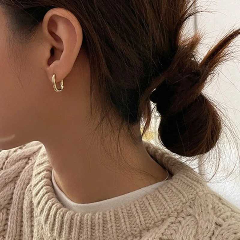 100 Fashion France Style Hoop Earrings Silver Color Vintage Handmade U-She Circle Trend Jewelry Gifts Accessories Wholesale XJ250814