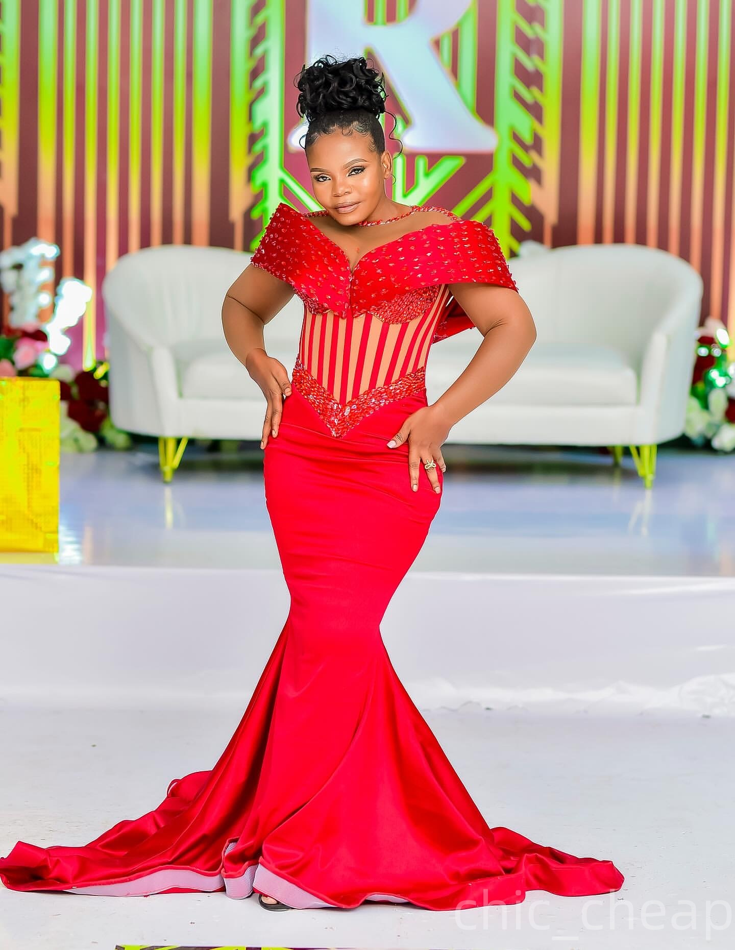 Mermaid Red Prom Dresses 2025 Crystals Beaded Sheer Neck Satin Evening Formal Party Second Birthday Engagement Gowns Plus Size Dress For Special Occas