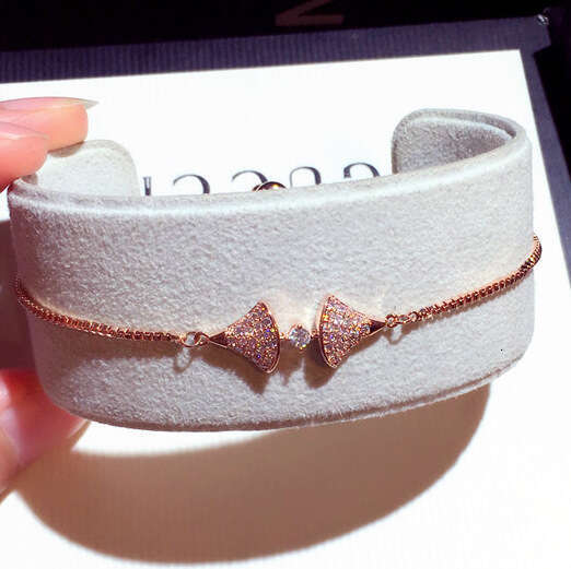 New Fashion Korean and Japanese Style Exquisite Dress Pull Zircon Temperament Bracelet Jewelry for Women S00288