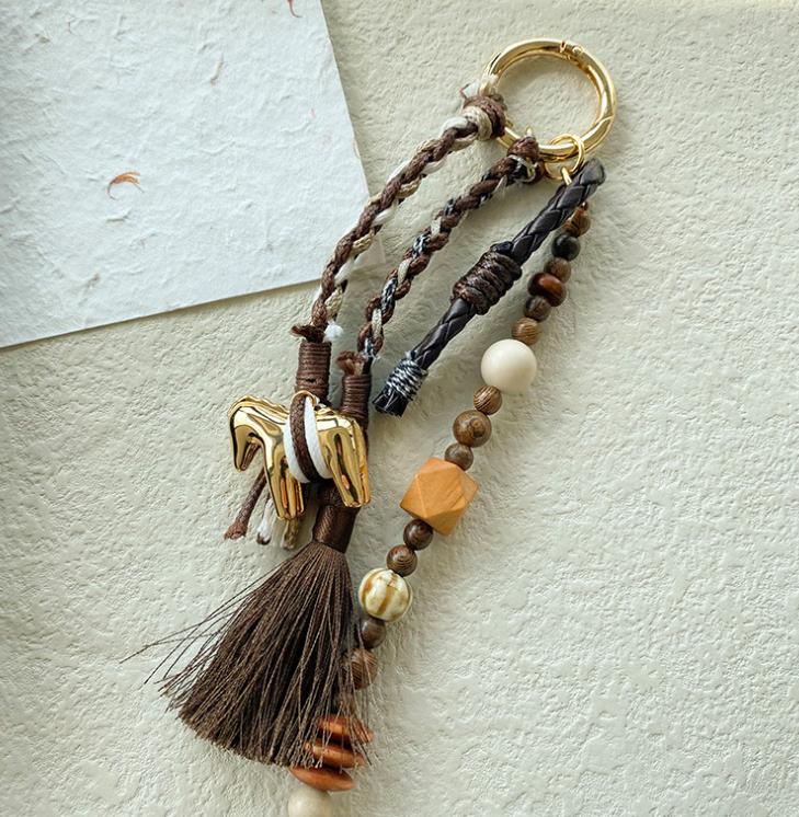 INS Blogger Favorite Horse Sculpture Keychain Pendant - Handwoven Minimalist n Bag Chain M213 250618