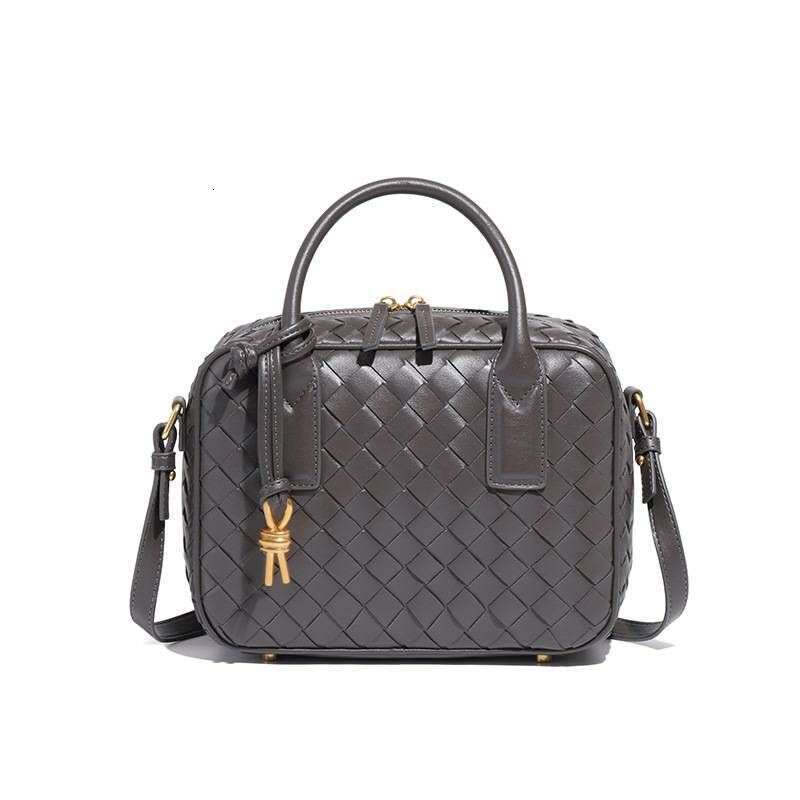 High-Grade Hand-Woven Fashion Hand Texture Autumn/Winter Single Shoulder Crossbody Pillow Bag