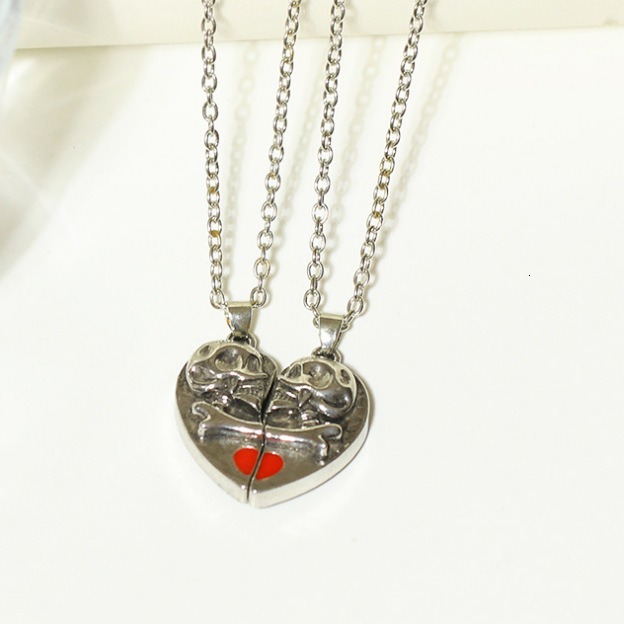 Punk Style Skull Halloween Pendant Magnetic Splicing Heart Niche Couple Necklace