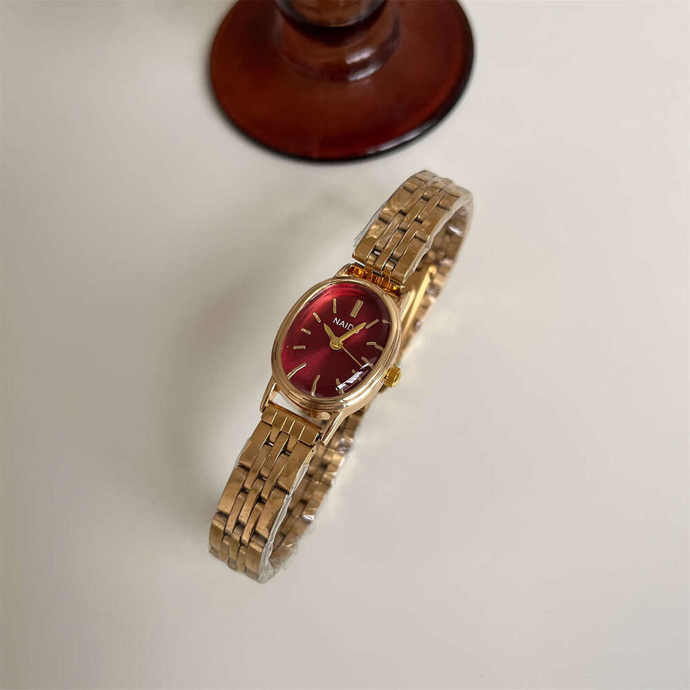 Oval Dial Watch with Strips, Designer Casual Luxury Women's Watch, Popular Online Style, for Women Hot Sale