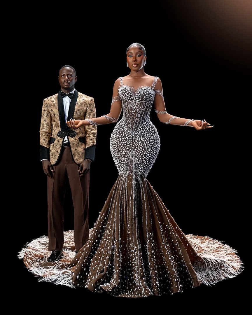 Sexy Mermaid Evening Dresses For Women Sheer Neck Long Sleeves Gown Pearls Beaded Feather Sweep Train Dress Party Customized Dress