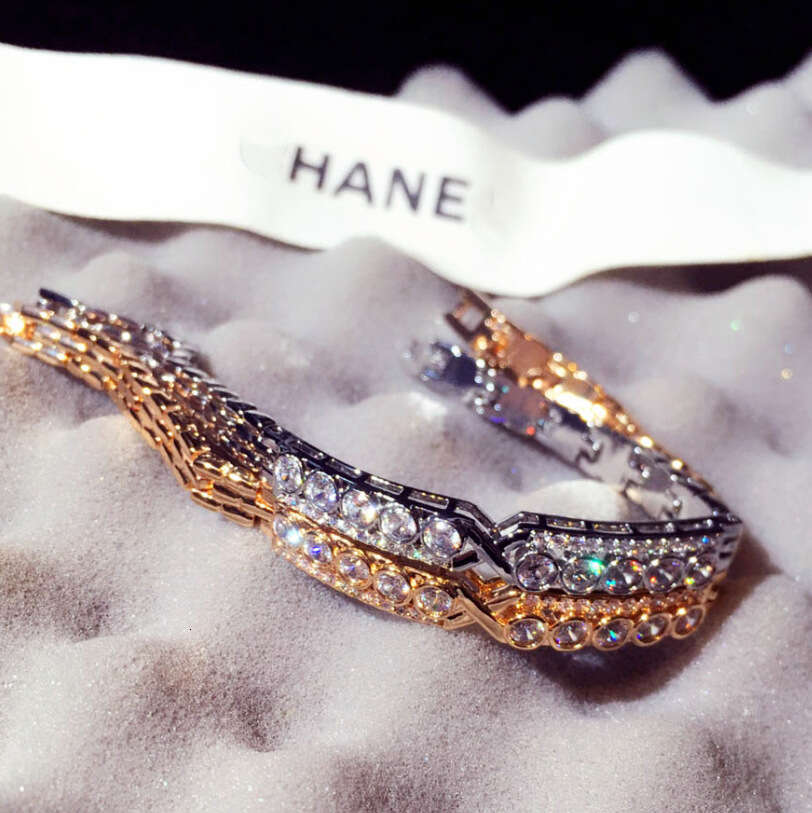 New Fashion Korean and Japanese Style Trendy Super Shiny Zircon Inlaid Geometric Elegant Versatile Bracelet Jewelry for Women S00331