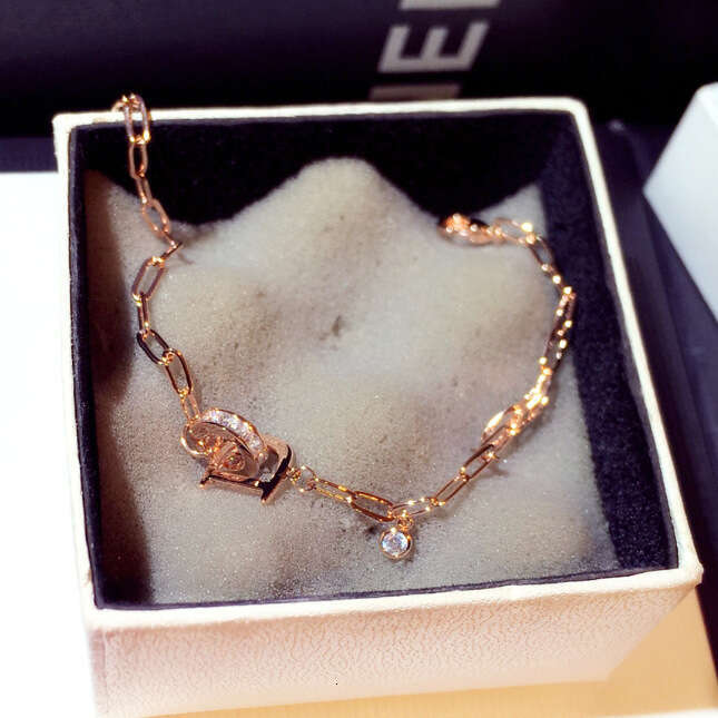 New Fashion Korean and Japanese Style Exquisite Circle Zircon Letter Temperament Bracelet Jewelry for Women S00293