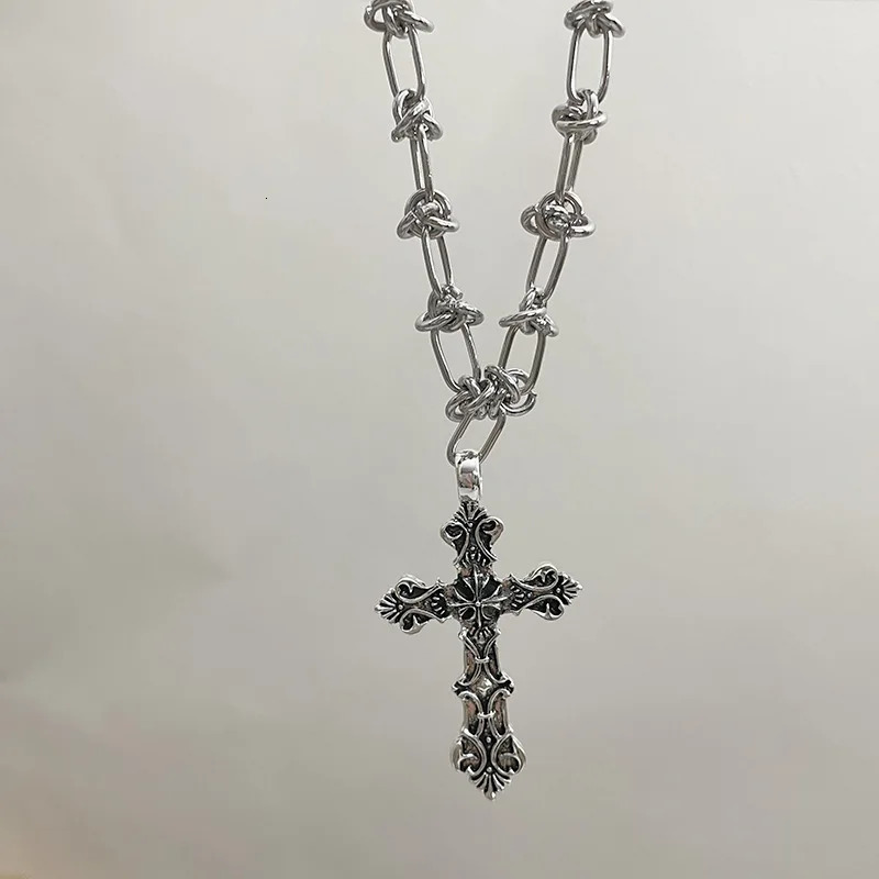 Vintage Punk Style Y2k Men and Women Twisted Cross Pendant Necklace Gothic Irregular Pattern Personality Trend Jewelry 250812