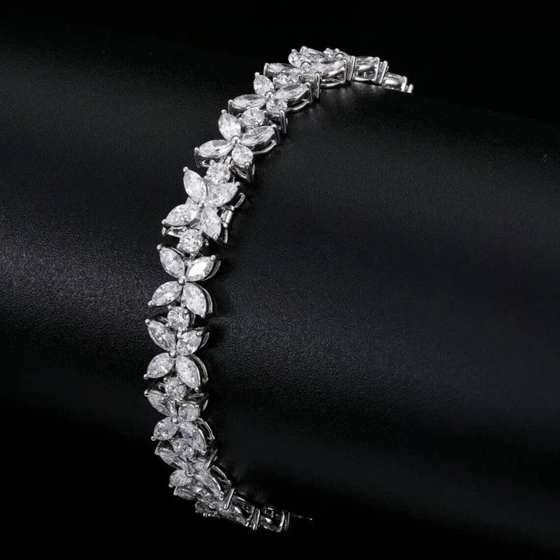 Luxury Butterfly Moissnaite Tennis Bracelets with Certificate /High Carbon Diamond Bracelet for Women 100% S925 Silver Jewelry