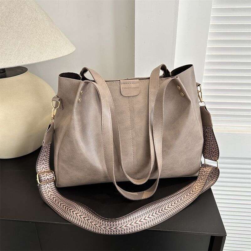 Capacity Commuting 2024 New Spring Texture Wide Strap Cross Shoulder Handheld Extra Large Bag