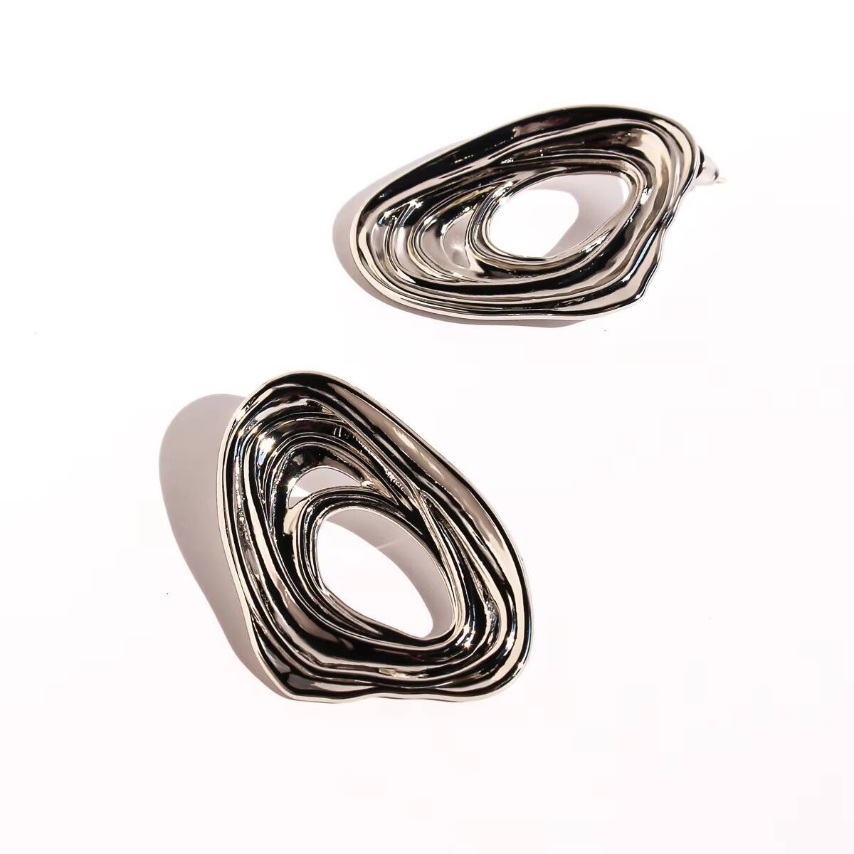 High-end Hand-carved Irregular Flowing Deep Swirl Exaggerated Wave-shaped Oval-shaped Earrings for Women