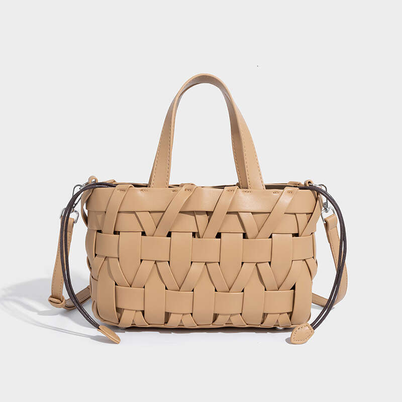 Designer woven bag women's shoulder crossbody 2025 new handbag fashionable casual high-end feeling