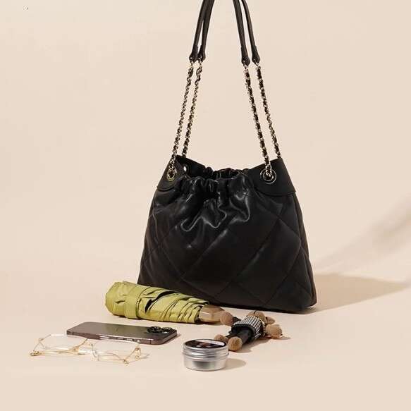 Women's Genuine Leather Large Capacity Single Shoulder Summer New Quilted Stitching Fashion Versatile Trash Bag designer bag B5