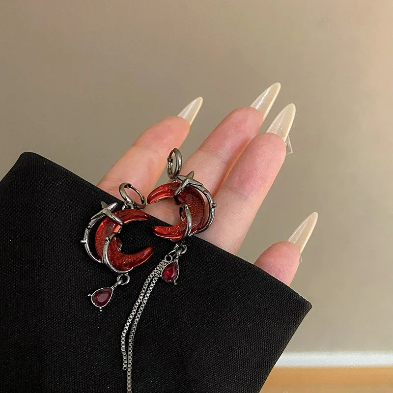 LATS Red Moon Gem Asymmetric Dangle Earrings Personality Unisex Hip-Pop Gothic Dark Style Ear Accessories Sweet and Cool Jewelry 250812