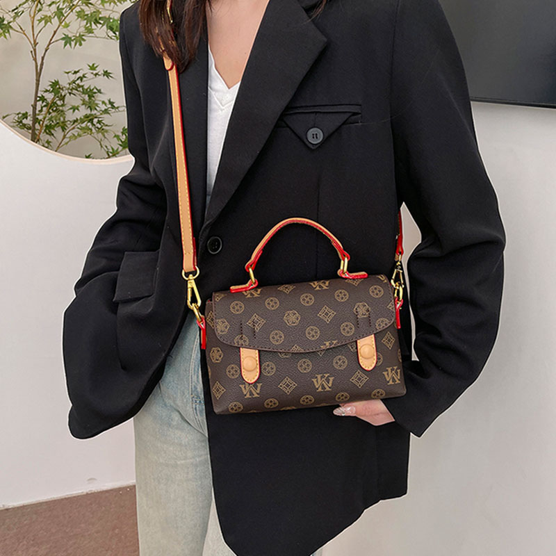 Classic printed retro style sling bag Pu leather waterproof women's shoulder bag b2108