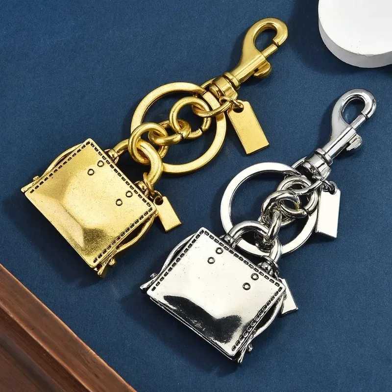 Simple bag pendants accessories schoolbag hangers ladies keychain pendants high-end style keychains S250814