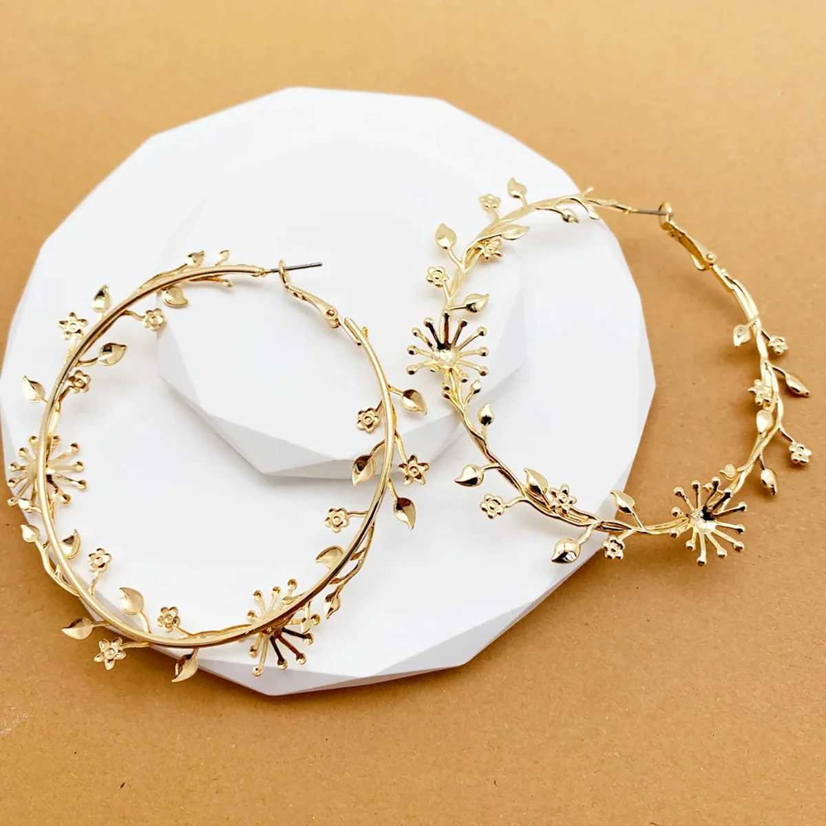 FTCY Exaggerated Hoop Earrings for Women Flower Gold Color Big Circle Earrings Vintage Trend Womens Jewelry Gift XJ250814