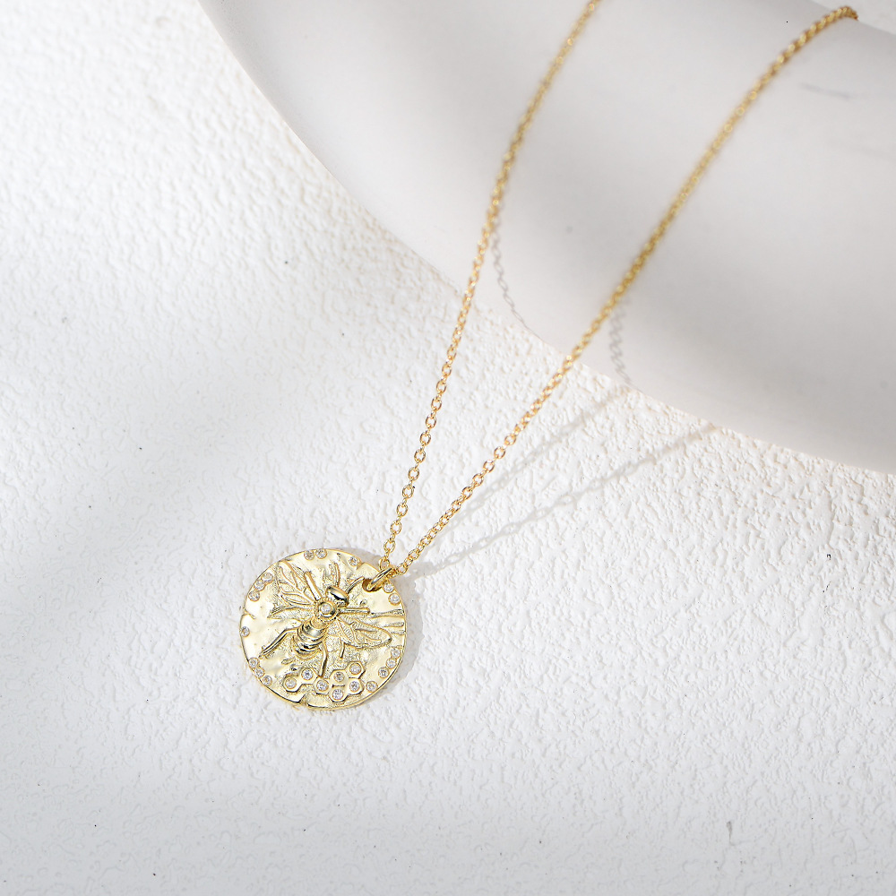 S Pure INS Simple Elegant Versatile Bee Pendant Dia-Encrusted Necklace for Women Collarbone Sier Chain Jewelry