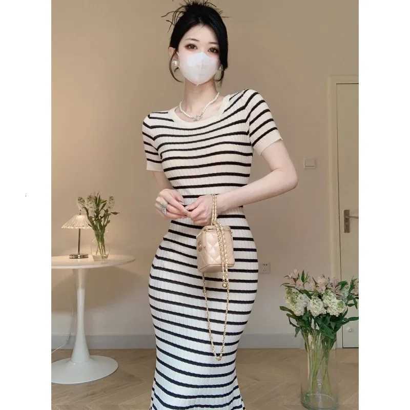 2025 Summer Knitted Long Dress Slim Fit Short Sleeve Striped Base Layer Dress Fashionable Unique Style Bodycon Dress Knee Length XJ250814