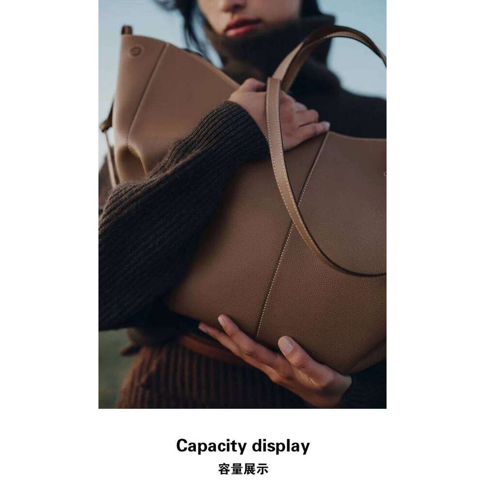 French fashion wing shopping shoulder set with makeup bag included