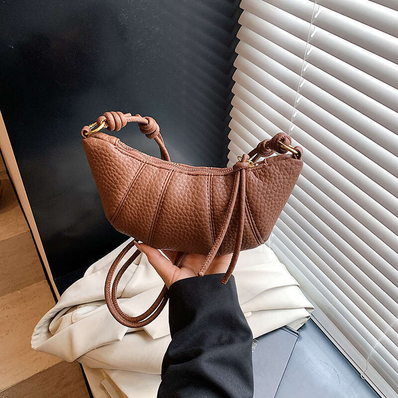 New Women's 2025 Summer Korean Niche Dumpling Light Luxury Crossbody Casual Red Shoulder Bag