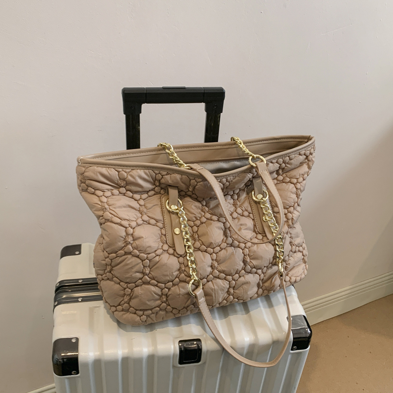 Luxury Brand Designer Bag 2025 New Women's Bag Tote Bag Nylon Zipper Handbag Fashion Simple Trendy Practical Women's Bag