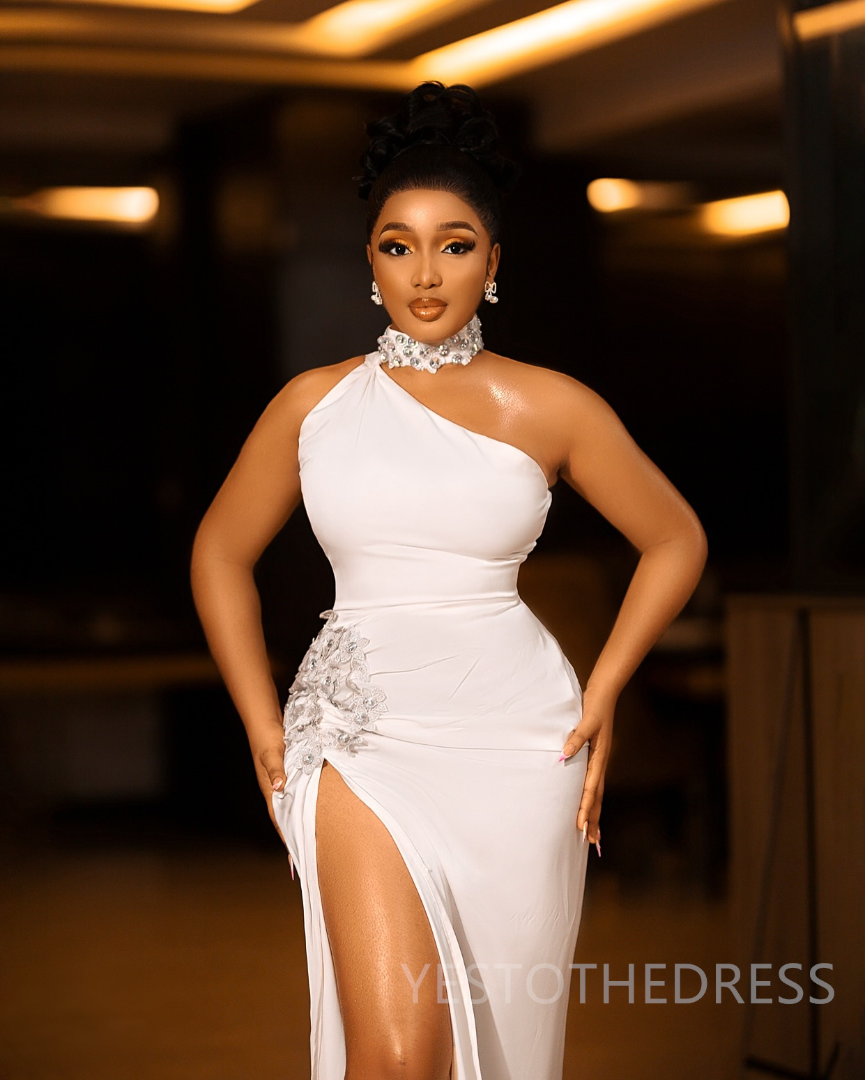 2025 Mermaid Ivory Prom Dresses For Black Women Aso Ebi Halter Silk Like Satin Side Split Beaded Crystals Birthday Dress Second Reception Gown AM2635