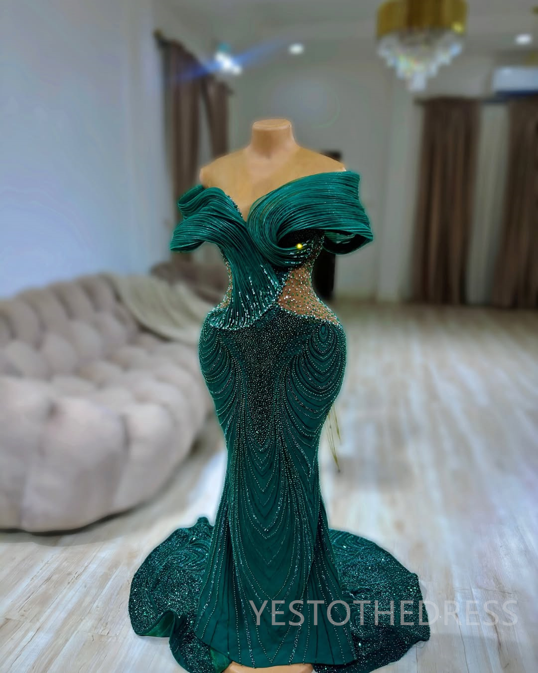 Plus Size Emerald Green Prom Dress 2025 Evening Dresses For Special Occasions Off Shoulder Beaded Lace Crystal Illusion Birthday Dress Second Receptio