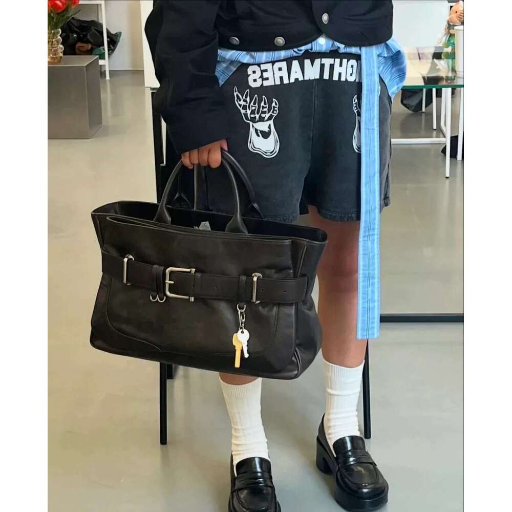 Designer Bag Tote Shoulder Internet Celebrity Style Fashion Belt Buckle Handbag Autumn Winter New Versatile Commuting Design Single Crossbody Bag
