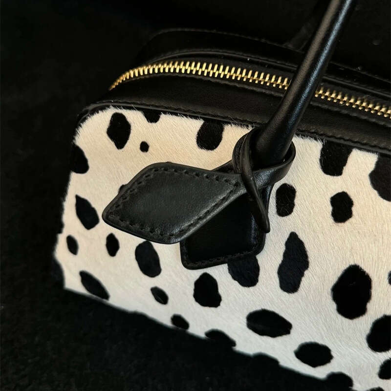 Designer Bag Tote Bag Shoulder Bag High End Underarm New Fashion Leopard Print Casual Handbag Single Shoulder Commuter Black Spotted Dachshund Bag