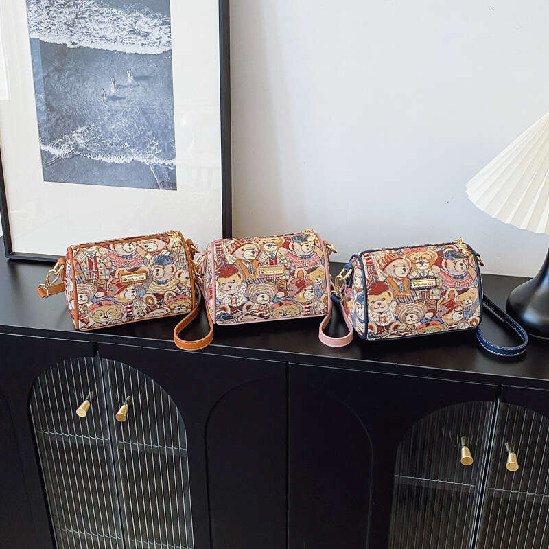 New Product Beibao High-End Canvas Embroidered Bear Single Shoulder Crossbody Small Bag