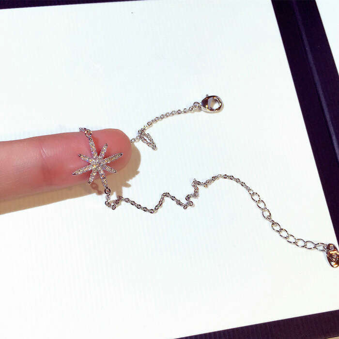 New Fashion Korean and Japanese Style Trendy Exquisite Zircon Starlight Elegant Versatile Bracelet Jewelry S00239