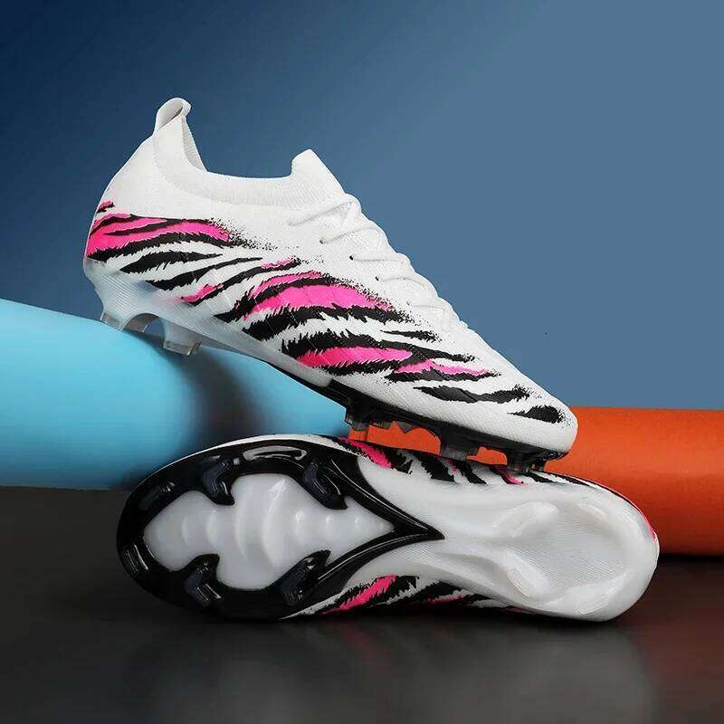 New Men Soccer Shoes Sport Outdoor Adult Football Boots Match Unisex Cleats Ultralight Non-Slip Comfortable Grass High-quality